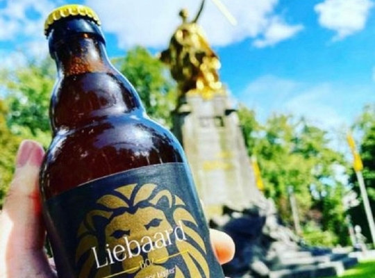 Afgelopen zondag lanceerde Jong N-VA 1302 de Liebaard, een zomers blond biertje van 7,2%.
